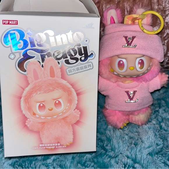 LABUBU Big Into Energy Loyalty with LV Outfit - Picture 3 of 9